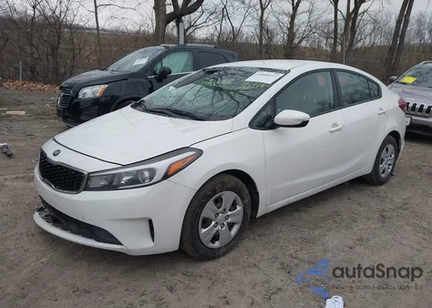 2017 Kia Forte Lx z USA, uszkodzony, nr VIN 3KPFK4A79HE073748